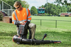 Leaf Blowers & Vacuums - Battery Powered / Electric